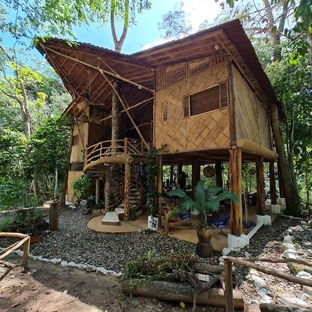 Entreaguas Ecolodge Doradal Bagian luar foto